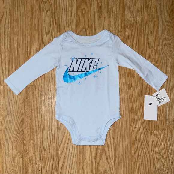 Nike 2-Piece Baby Girl Set | 18M | Brand New With Tags - Picture 2 of 3